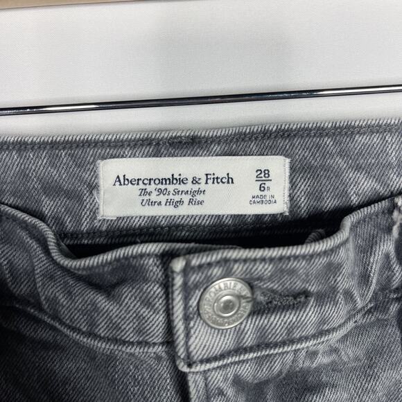 Abercrombie and Fitch Size 28 Gray The 90s Straight Ultra High Rise Jeans Fray - Picture 7 of 7